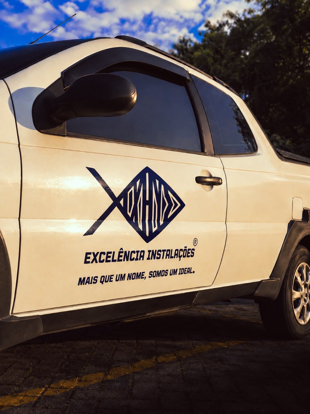 Adesivação do veículo Excelência Instalações