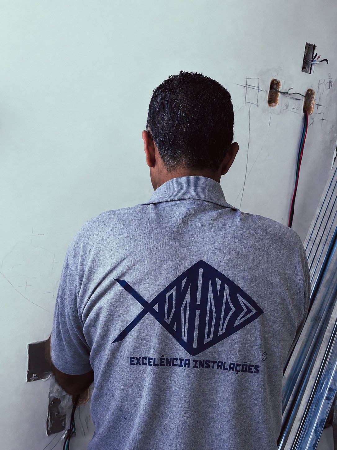Equipe Excelência Instalações em serviço